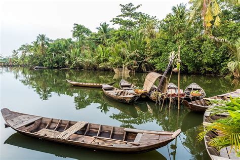 Mekong Moments: A Visual Journey Through Time and Tradition - Un'Ode Fotografica all'Anima del Fiume Mekong